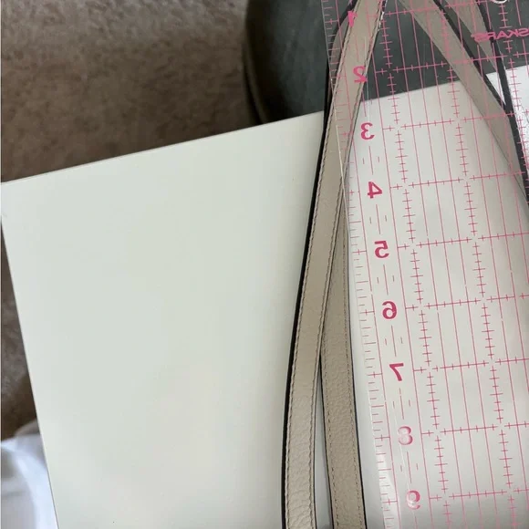 HENRI BENDEL Influencer Pebbled Leather Tote Feather Gray - Picture 11 of 13